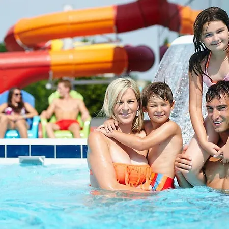 Golden Lakes Village Type 4 Chambres Maximum 8 Personnes Avec Sauna Holiday home