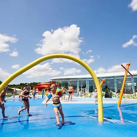 Сasa de vacaciones Golden Lakes Village Type 4 Chambres Maximum 8 Personnes Avec Sauna Gratiere